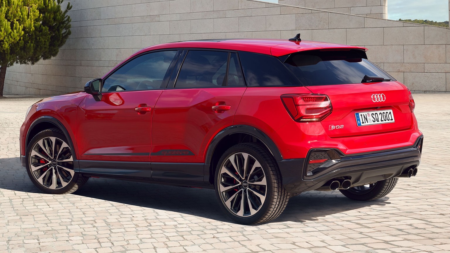 Rear-side view of the Audi SQ2.